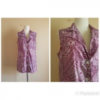 Vintage maroon and white patterned blouse